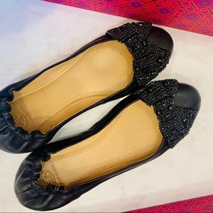 Gently worn tory burch flat
With dust bag